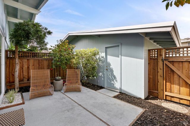 24 Porto Bello Dr, San Rafael, CA 94901