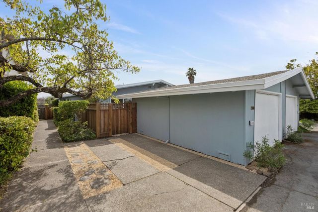 24 Porto Bello Dr, San Rafael, CA 94901