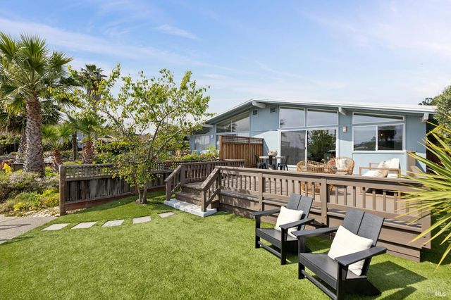 24 Porto Bello Dr, San Rafael, CA 94901