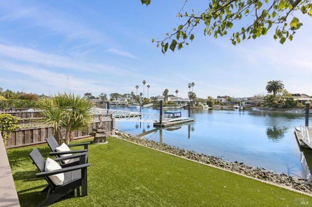 24 Porto Bello Dr, San Rafael, CA 94901