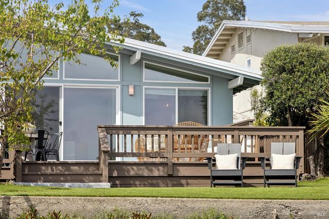 24 Porto Bello Dr, San Rafael, CA 94901