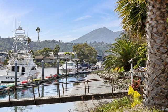 24 Porto Bello Dr, San Rafael, CA 94901