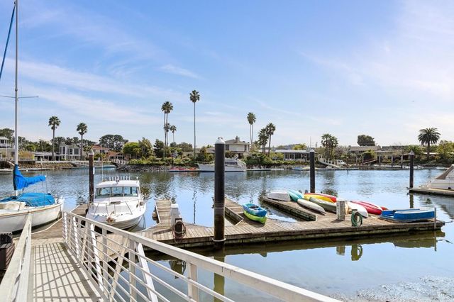 24 Porto Bello Dr, San Rafael, CA 94901