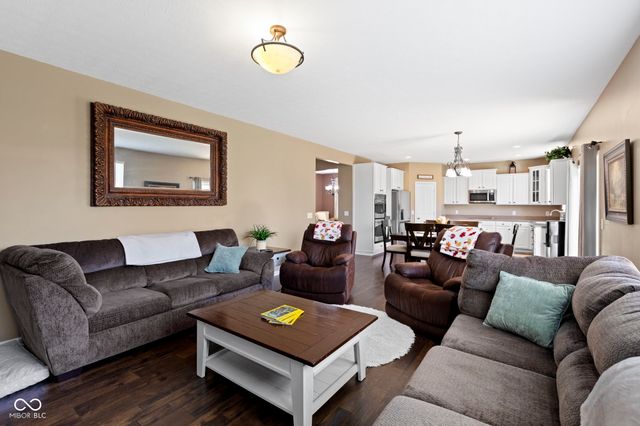 7806 Sea Eagle Circle, Zionsville, IN 46077