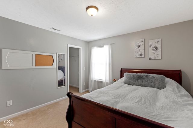 7806 Sea Eagle Circle, Zionsville, IN 46077