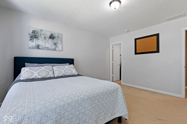 7806 Sea Eagle Circle, Zionsville, IN 46077