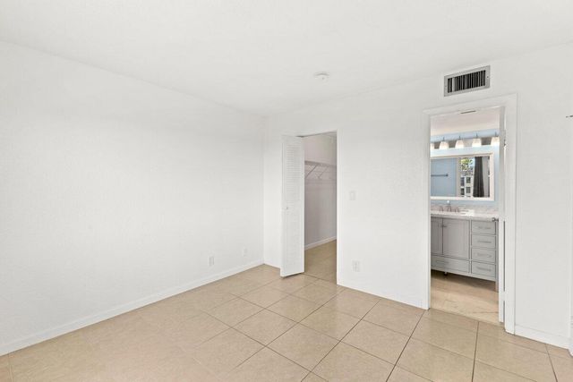 2106 S CYPRESS BEND Drive 506, Pompano Beach, FL 33069