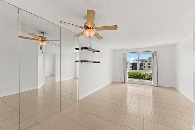 2106 S CYPRESS BEND Drive 506, Pompano Beach, FL 33069