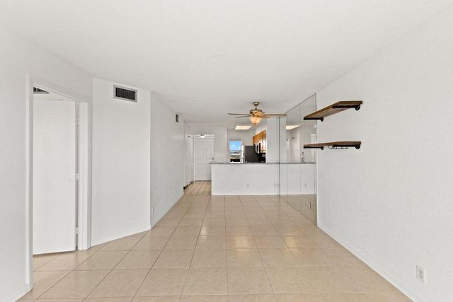2106 S CYPRESS BEND Drive 506, Pompano Beach, FL 33069