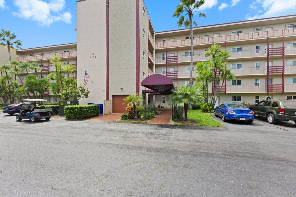 2106 S CYPRESS BEND Drive 506, Pompano Beach, FL 33069
