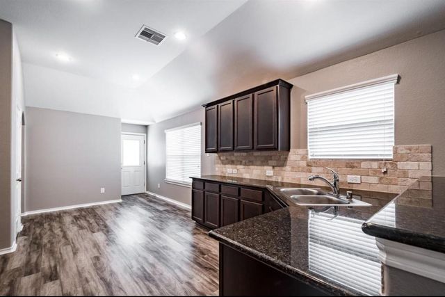 8314 Broadleaf Avenue, Baytown, TX 77521