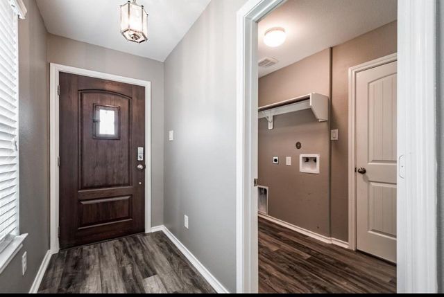 8314 Broadleaf Avenue, Baytown, TX 77521