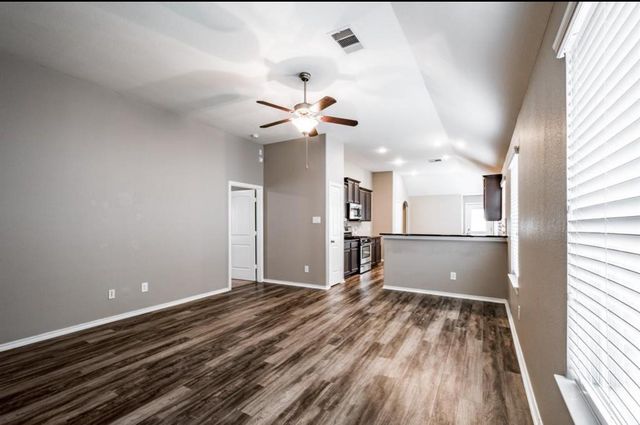 8314 Broadleaf Avenue, Baytown, TX 77521