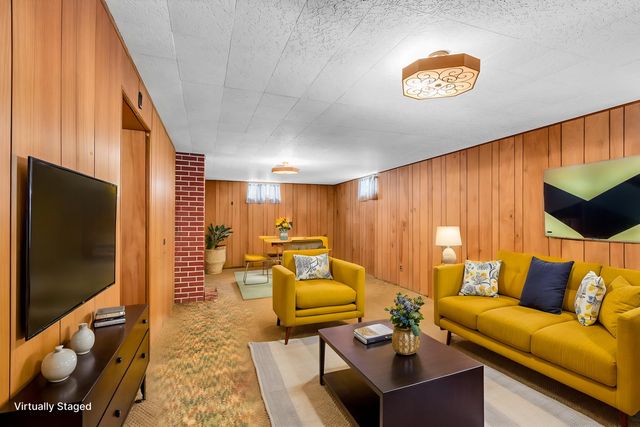 352 Jefferson Drive, Michigan Center, MI 49254