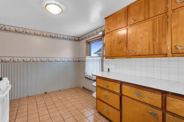 352 Jefferson Drive, Michigan Center, MI 49254