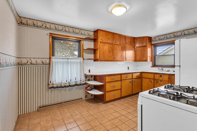 352 Jefferson Drive, Michigan Center, MI 49254