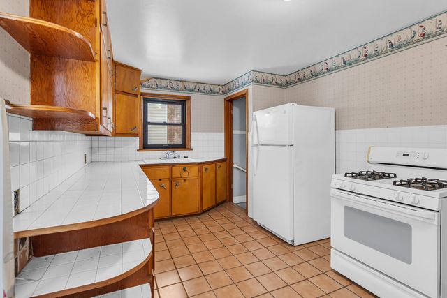 352 Jefferson Drive, Michigan Center, MI 49254