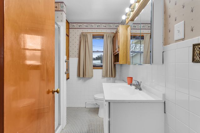 352 Jefferson Drive, Michigan Center, MI 49254