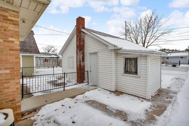 352 Jefferson Drive, Michigan Center, MI 49254