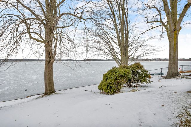 352 Jefferson Drive, Michigan Center, MI 49254