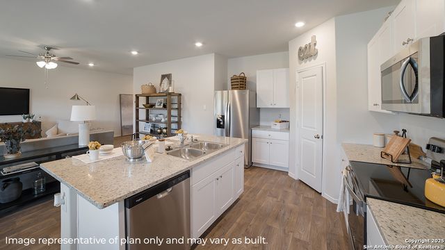 124 Western Gull Drive, San Antonio, TX 78253