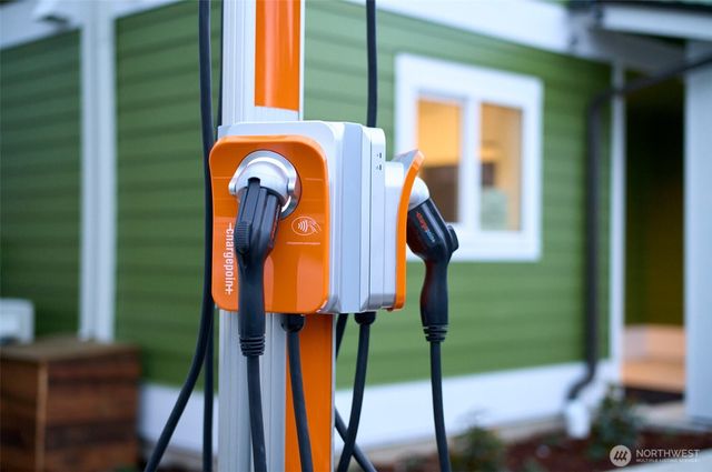 13831 32nd Lane S, Tukwila, WA 98168