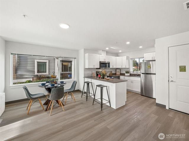 13831 32nd Lane S, Tukwila, WA 98168