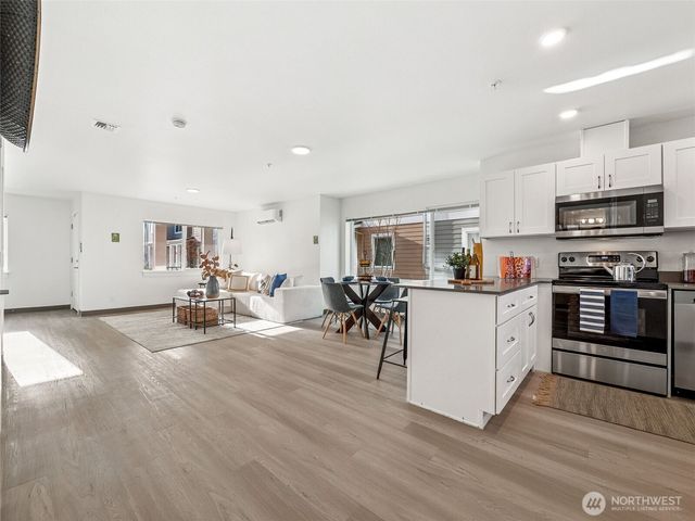 13831 32nd Lane S, Tukwila, WA 98168