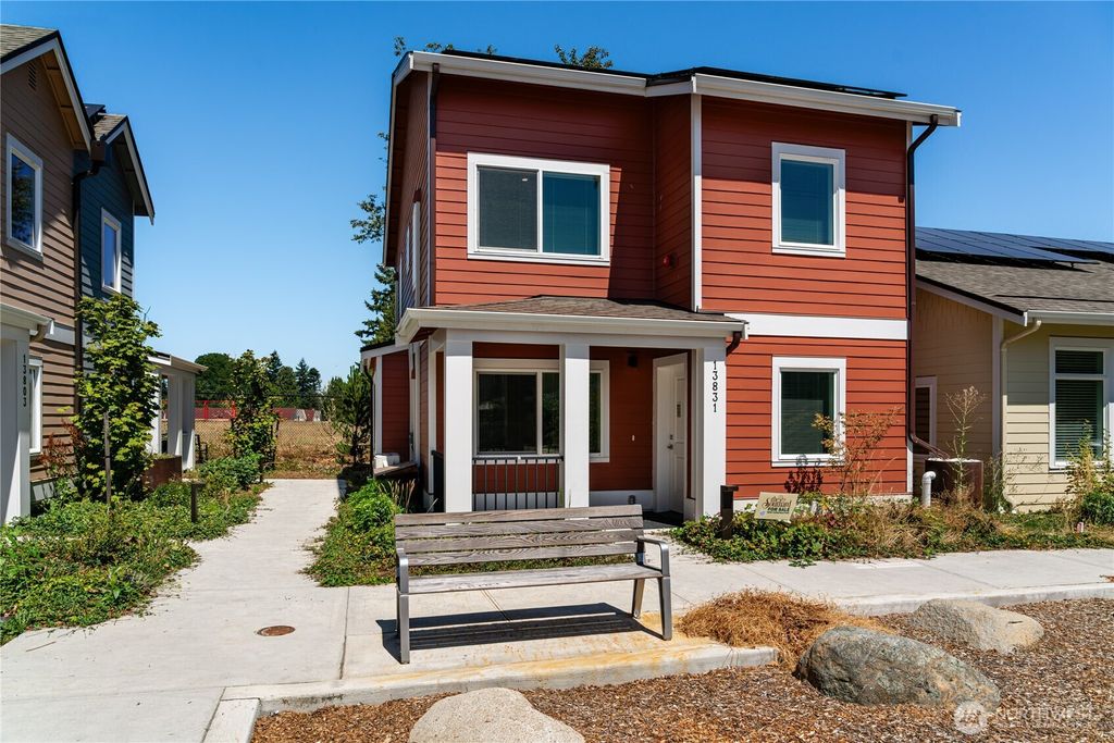 13831 32nd Lane S, Tukwila, WA 98168