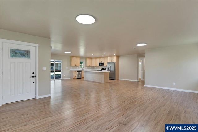 527 22nd St NE, Salem, OR 97301