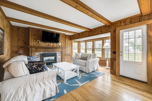 3 Hippogriffe Road, Dennis, MA 02638