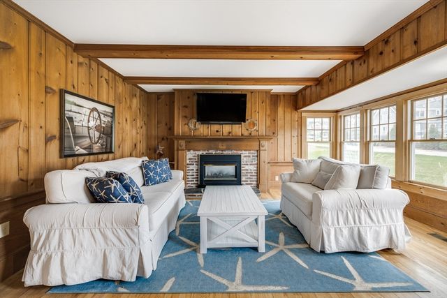 3 Hippogriffe Road, Dennis, MA 02638