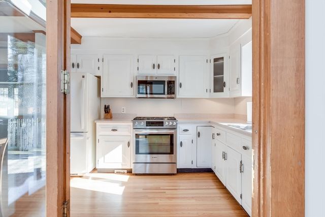 3 Hippogriffe Road, Dennis, MA 02638