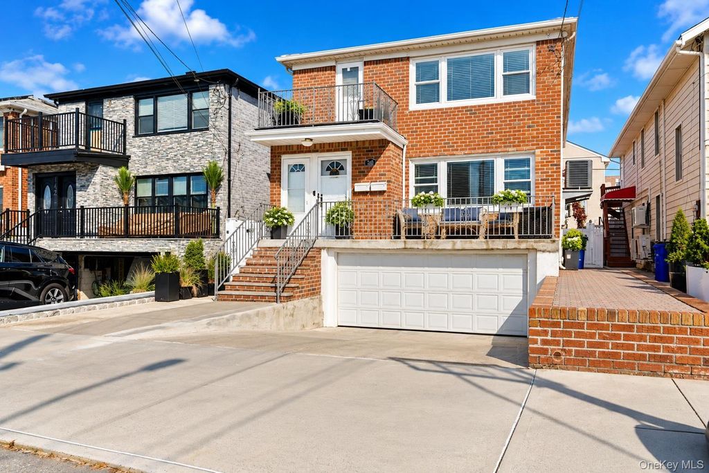 140 Beach 127th Street, Rockaway Park, NY 11694 — photo 2