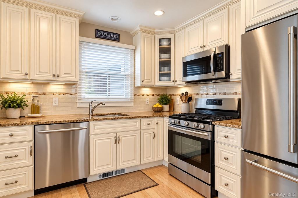 140 Beach 127th Street, Rockaway Park, NY 11694 — photo 5