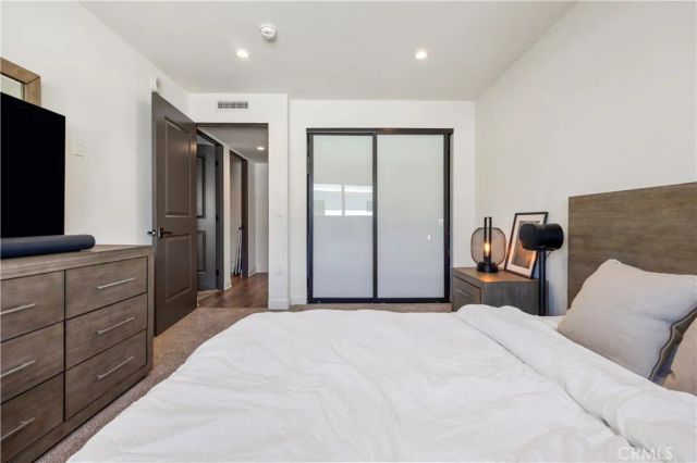 853 S Lucerne 306, Los Angeles, CA 90005