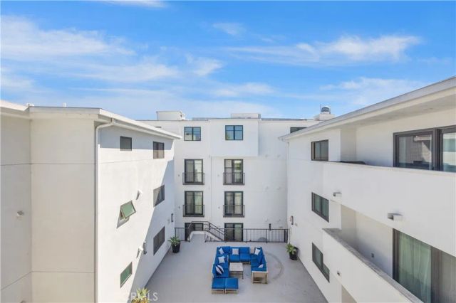 853 S Lucerne 306, Los Angeles, CA 90005