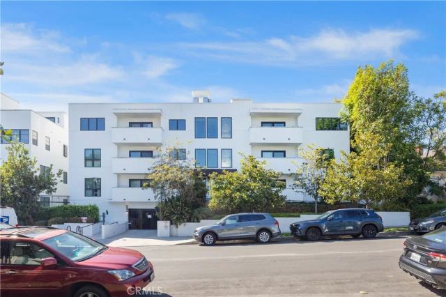 853 S Lucerne 306, Los Angeles, CA 90005