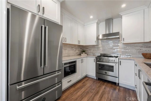 853 S Lucerne 306, Los Angeles, CA 90005
