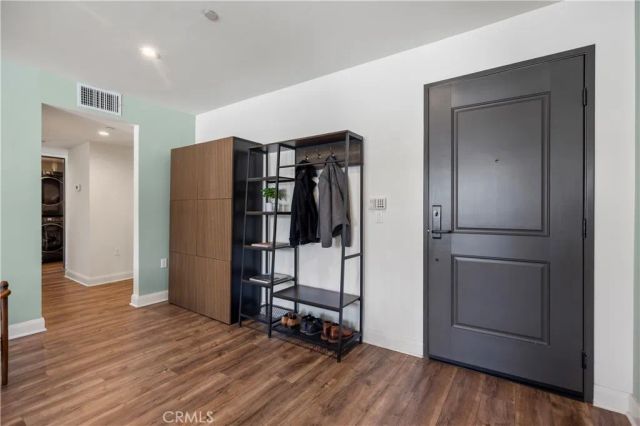 853 S Lucerne 306, Los Angeles, CA 90005