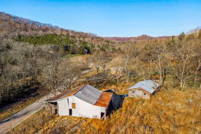 202 Maggart Rd, Elmwood, TN 38560