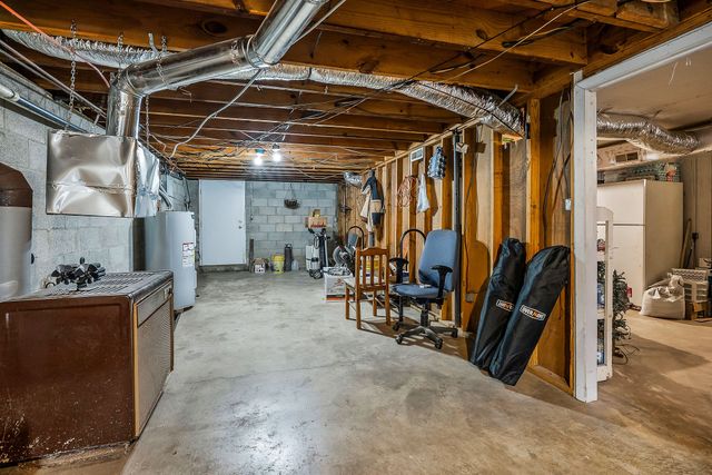 202 Maggart Rd, Elmwood, TN 38560