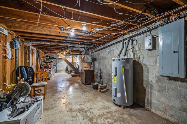 202 Maggart Rd, Elmwood, TN 38560