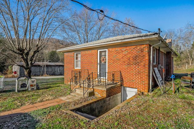 202 Maggart Rd, Elmwood, TN 38560