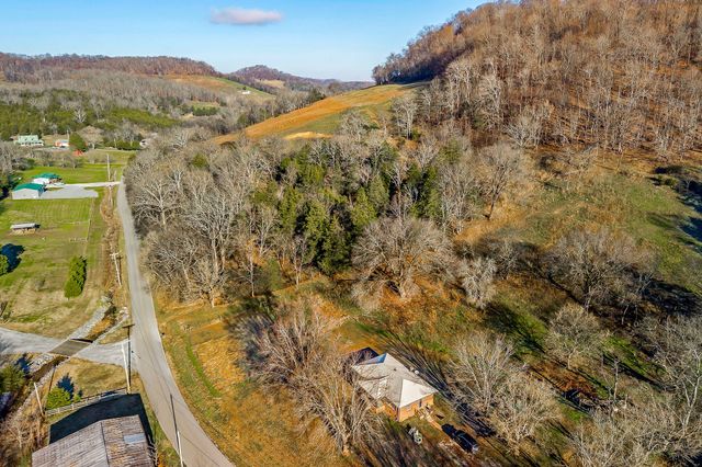 202 Maggart Rd, Elmwood, TN 38560