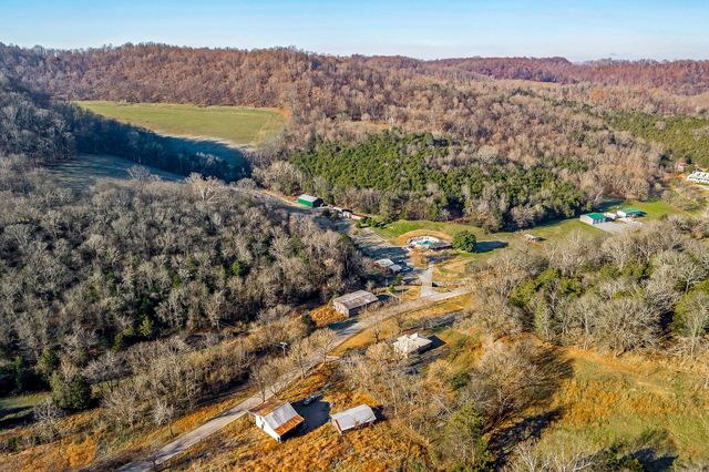 202 Maggart Rd, Elmwood, TN 38560