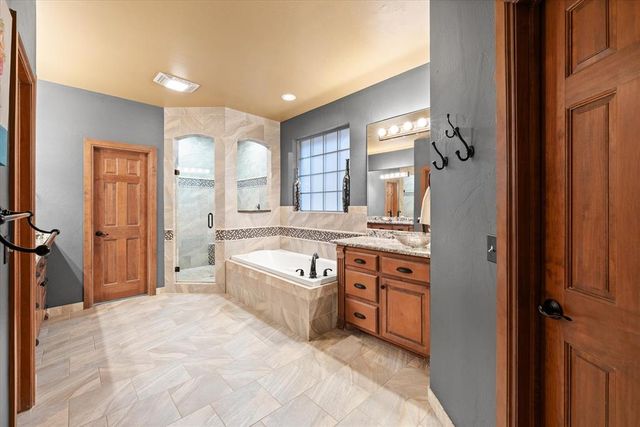 23380 Hunters Spring Drive, Edmond, OK 73025