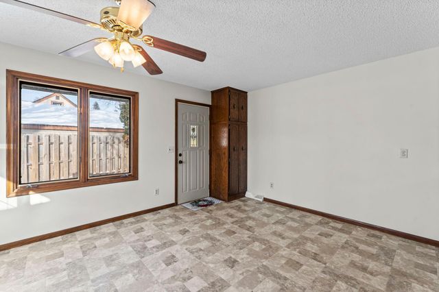 251 91st Avenue NE, Blaine, MN 55434