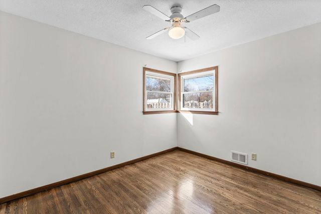 251 91st Avenue NE, Blaine, MN 55434