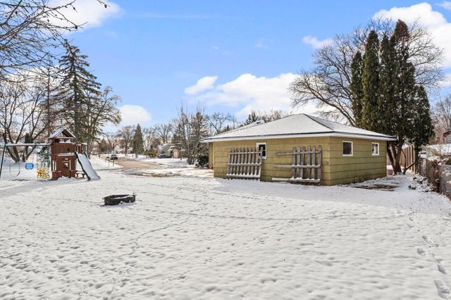 251 91st Avenue NE, Blaine, MN 55434